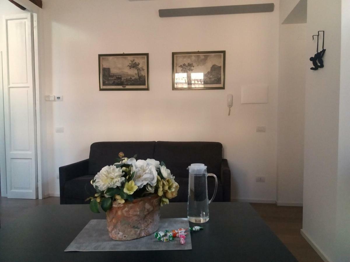 Apartament Le Quinte Del Duomo Como Zewnętrze zdjęcie